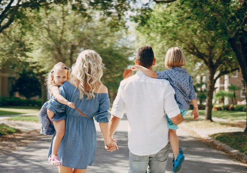 young-family-street_1157-4585 young-family-street_1157-4585